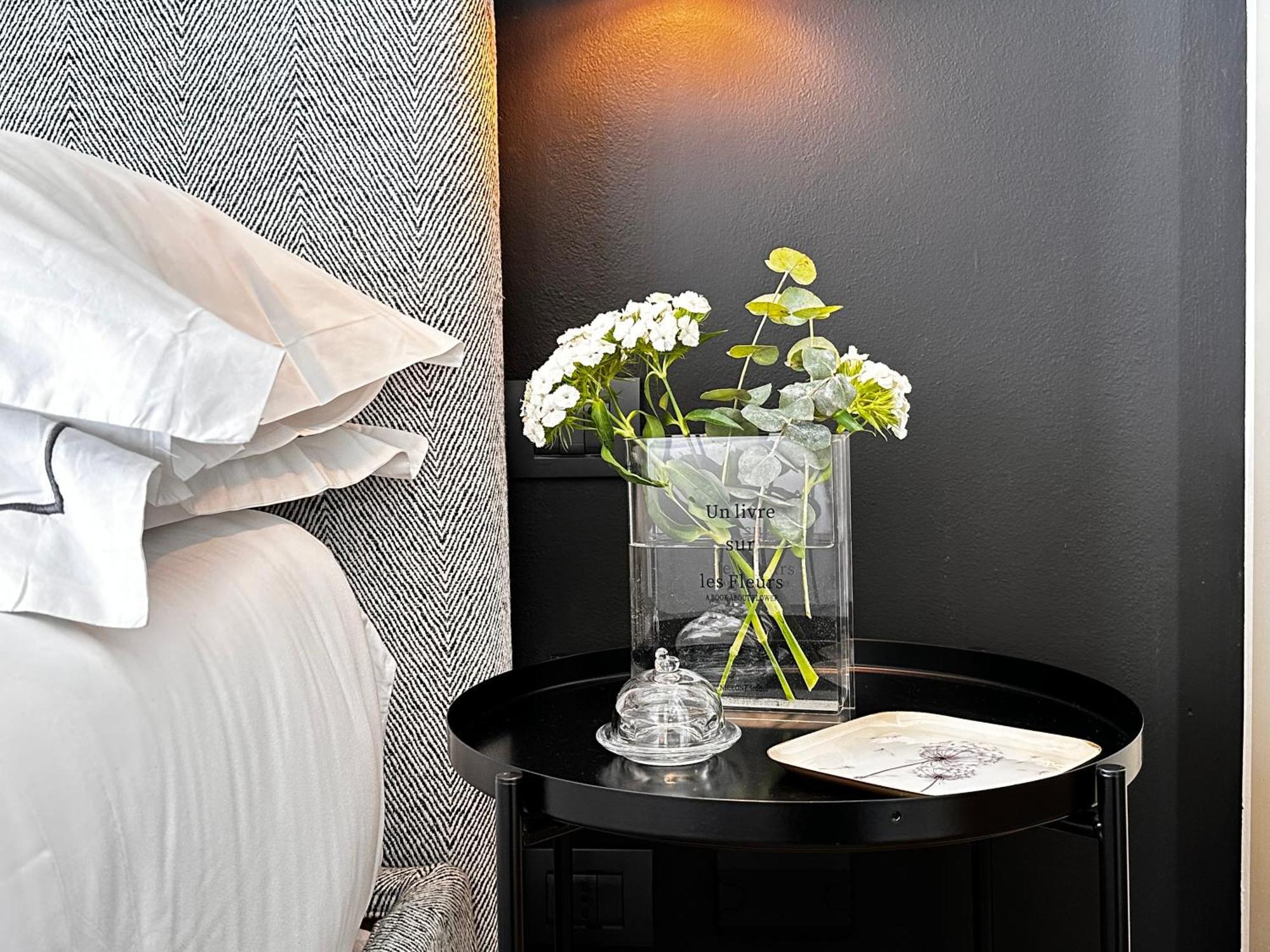 Lily Pads -Elegant Apartment- In The City Center Milano Exteriör bild