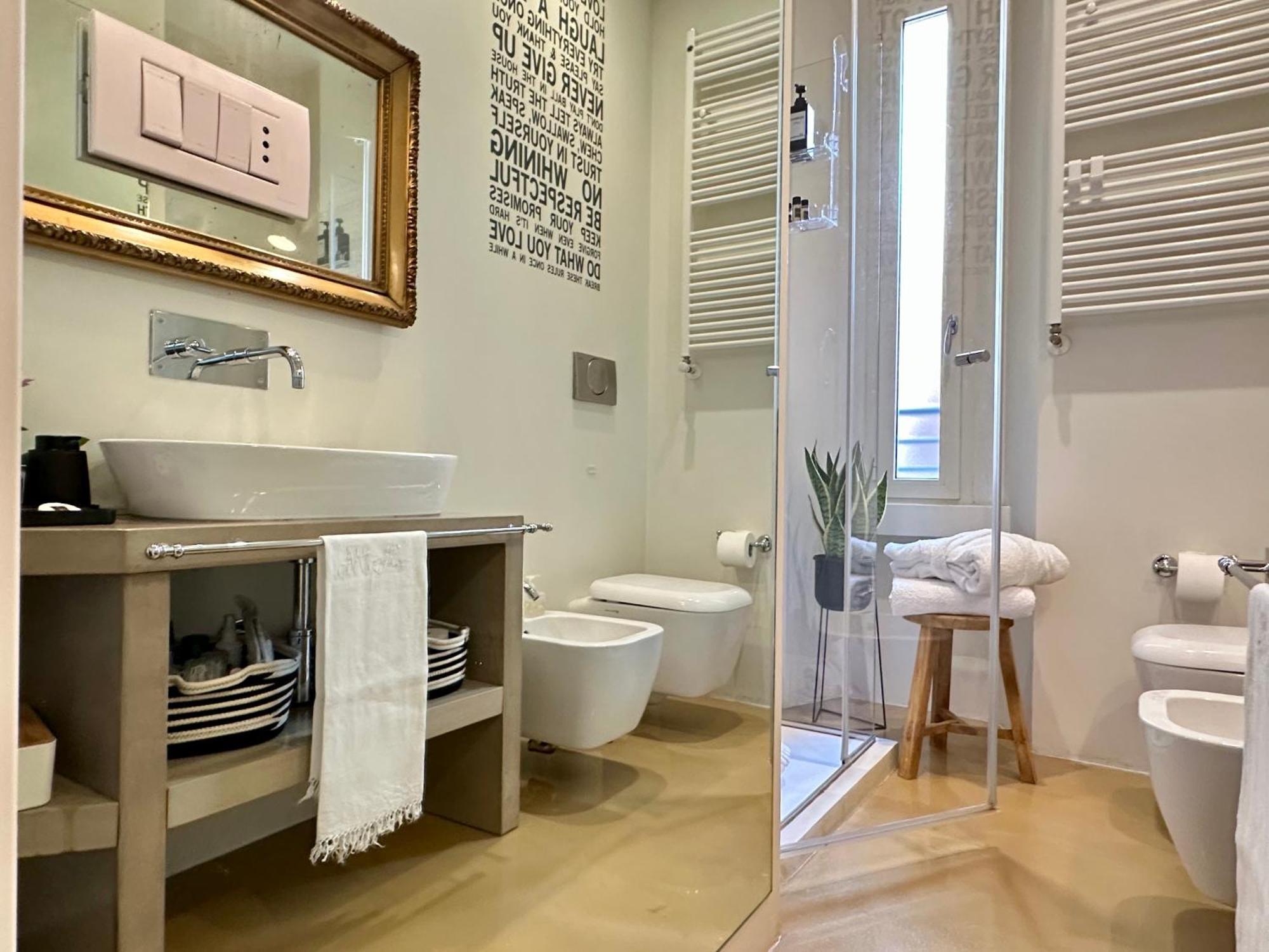 Lily Pads -Elegant Apartment- In The City Center Milano Exteriör bild